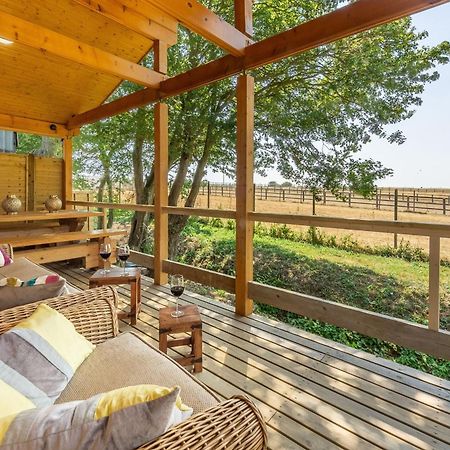 The Lodge Стоумаркет Екстериор снимка