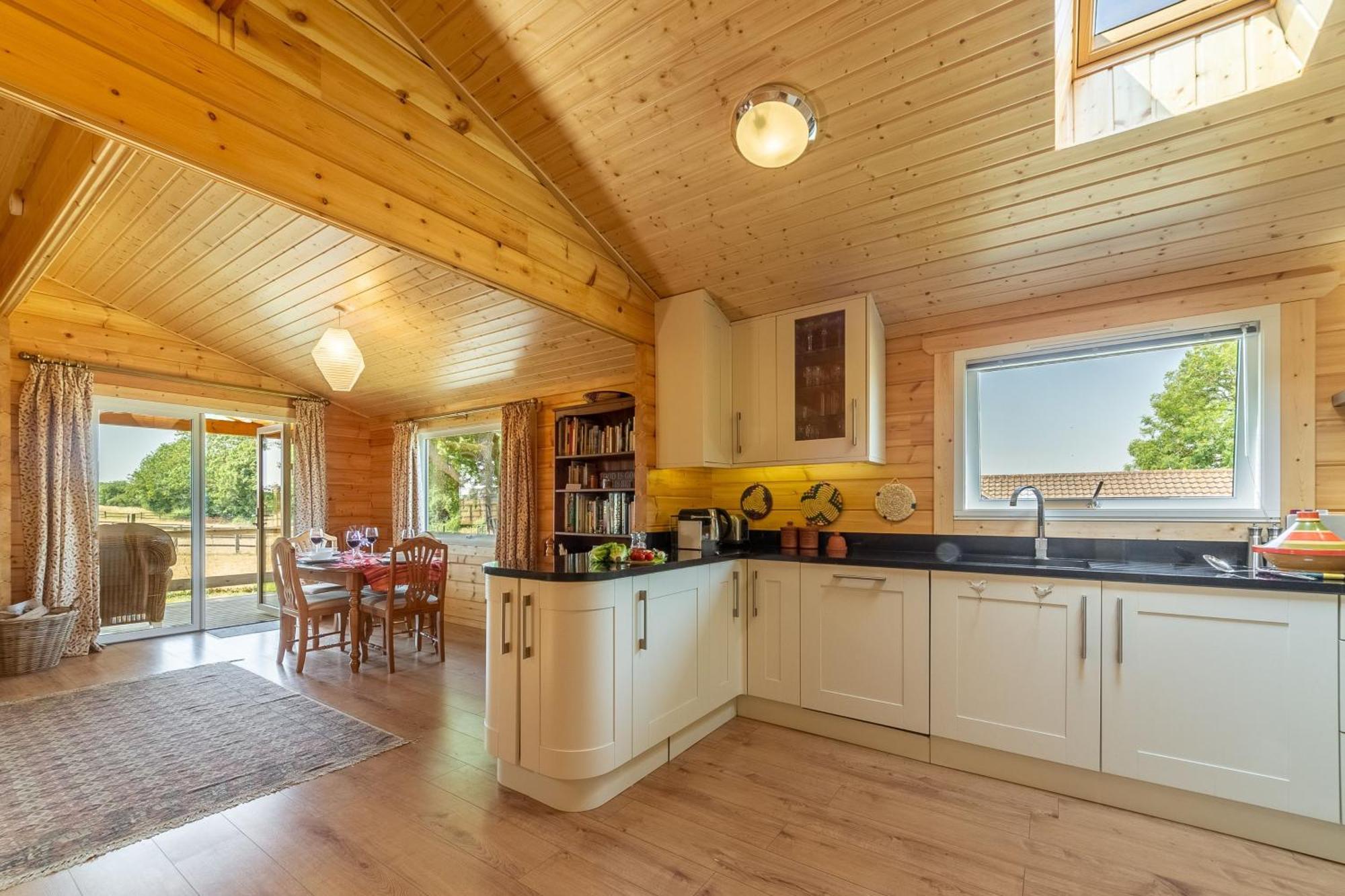 The Lodge Стоумаркет Екстериор снимка